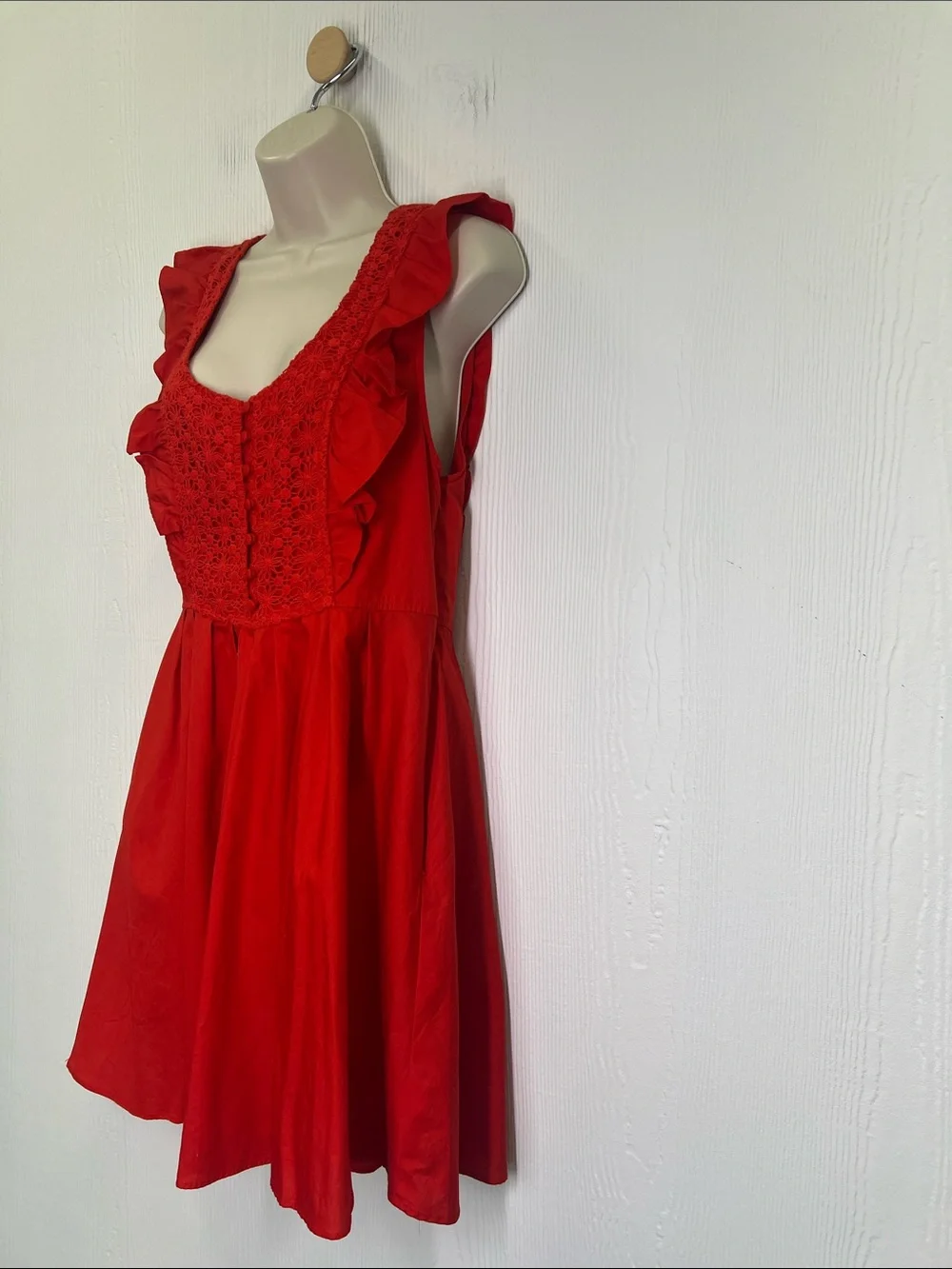 Free People - Half Moon Hot Lave Sleeveless Ruffle Lace Mini Dress Size Medium